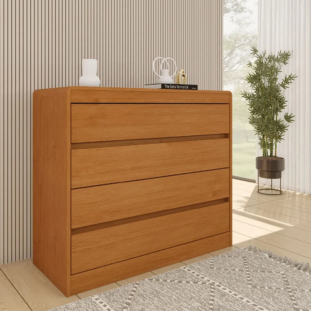 Cômoda Espanha 4 Gavetas Tcil — Cinamomo — Vista adicional do produto. Objetos decorativos não inclusos.