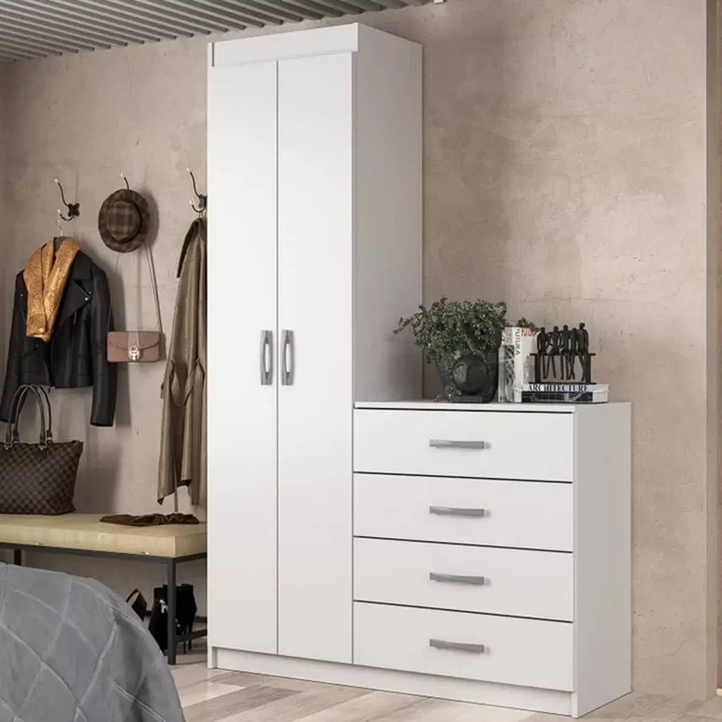 Cômoda Larissa 4 Gavetas 2 Portas Evidência — Branco — Vista adicional do produto. Objetos decorativos não inclusos.